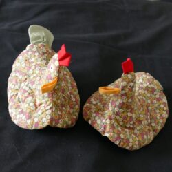 Topflappen-Huhn (olive)